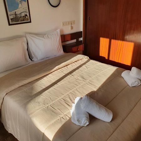 Residencial Campo-Mar By Umbral Hotel Portimão Buitenkant foto A bed with a duvet
