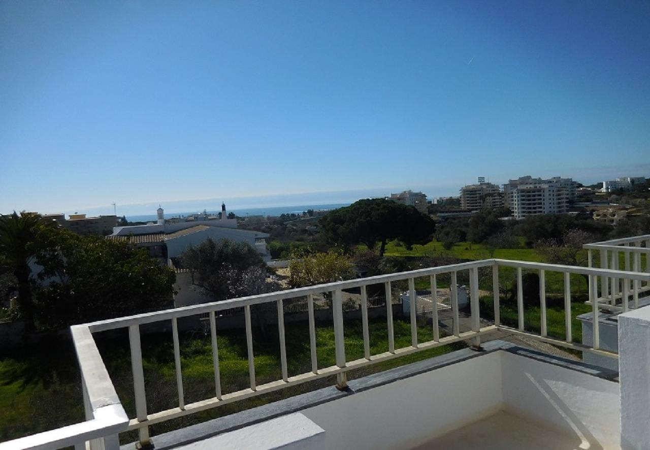 Residencial Campo-Mar By Umbral Hotel Portimão Buitenkant foto View of the golf course from the hotel