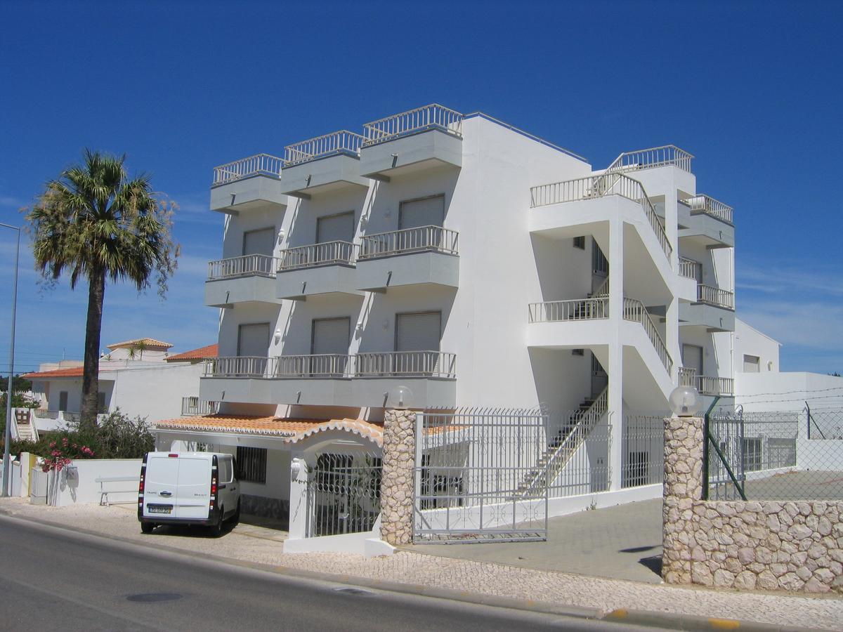 Residencial Campo-Mar By Umbral Hotel Portimão Buitenkant foto A typical apartment block in the town